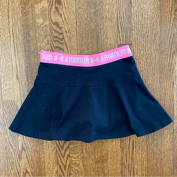 Under Armour Black Short with Pink Elastic Waistband Size: 6 - Picture 3 of 5